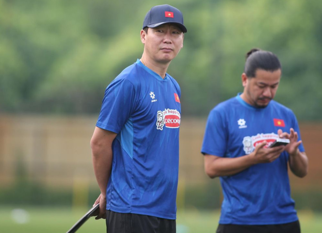 HLV Kim Sang Sik xử lý thế nào với bài toán phong độ của các học trò?