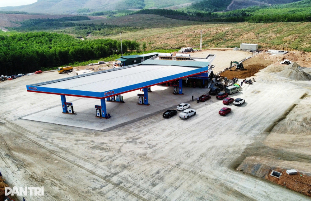 Trạm dừng nghỉ trên cao tốc Vũng Áng - Bùng (Ảnh: Tiến Thành).