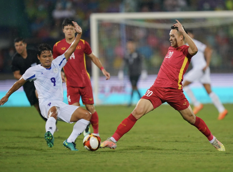 Tuyển Việt Nam tổng duyệt với Bangladesh trước trận tái đấu Malaysia. Ảnh: S.N