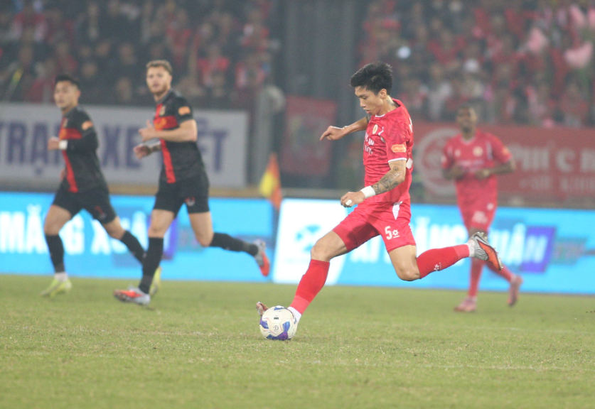 Văn Hậu đang trở lại với thời đỉnh cao. Ảnh: S.N