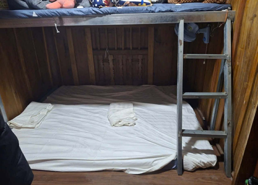 Tắc đường tại khu vực trạm Mèo Vạc. Ảnh: Nguyễn Thuật