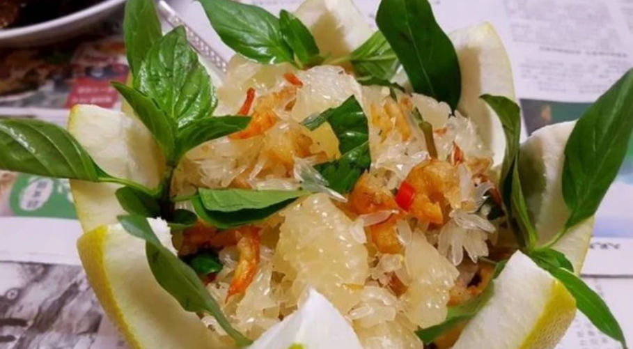 Món gỏi bưởi thanh mát giúp giải ngán và thanh lọc cơ thể sau Tết.