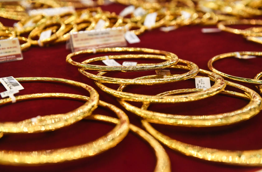 Giá vàng giảm mạnh. Ảnh: HH