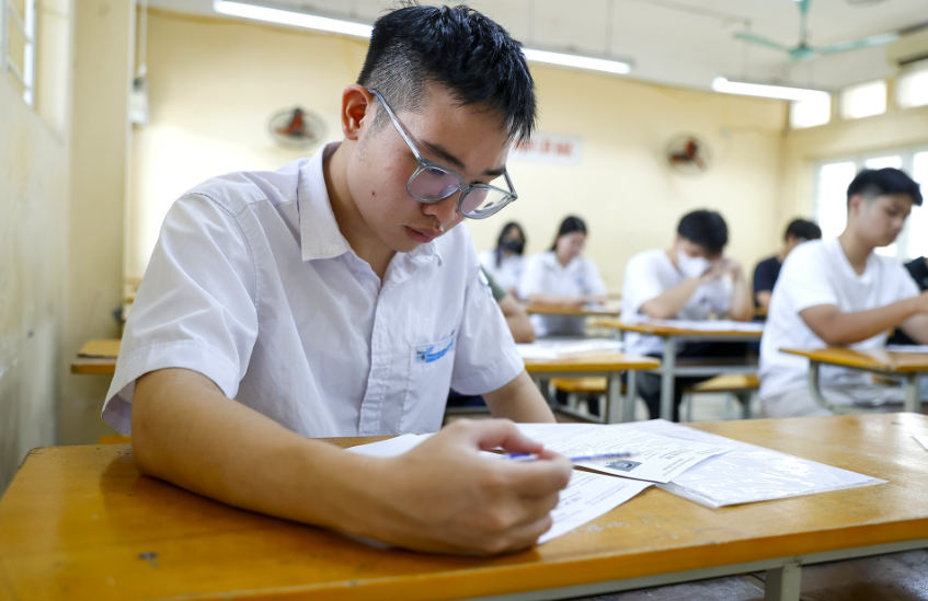 Thí sinh làm thủ tục thi tốt nghiệp THPT. Ảnh minh họa: Phạm Hải