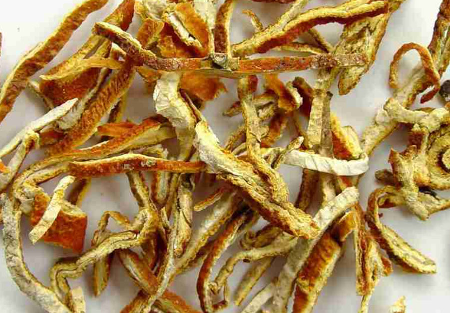 Trần bì phù hợp với người ăn uống kém, bụng nặng sau Tết.