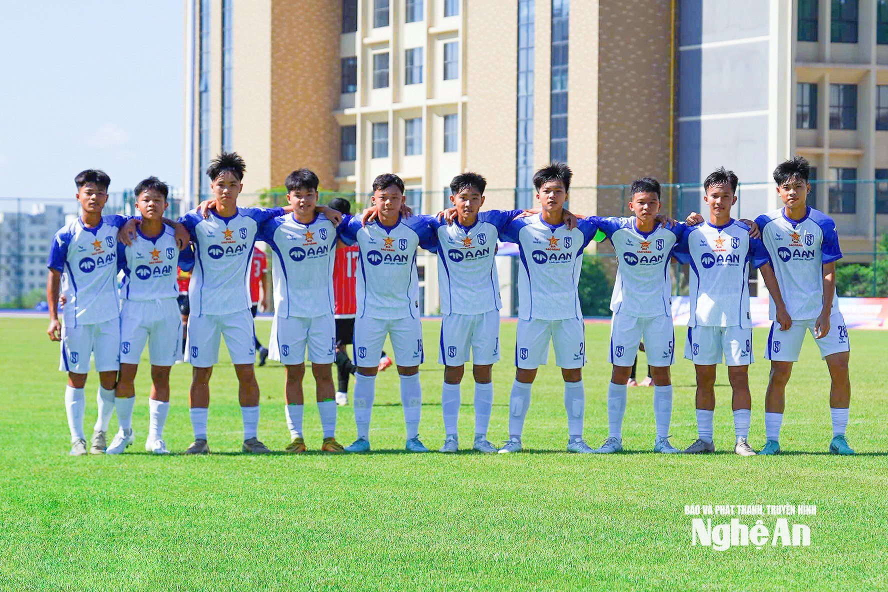 Các cầu thủ U15 SLNA. Ảnh: PV