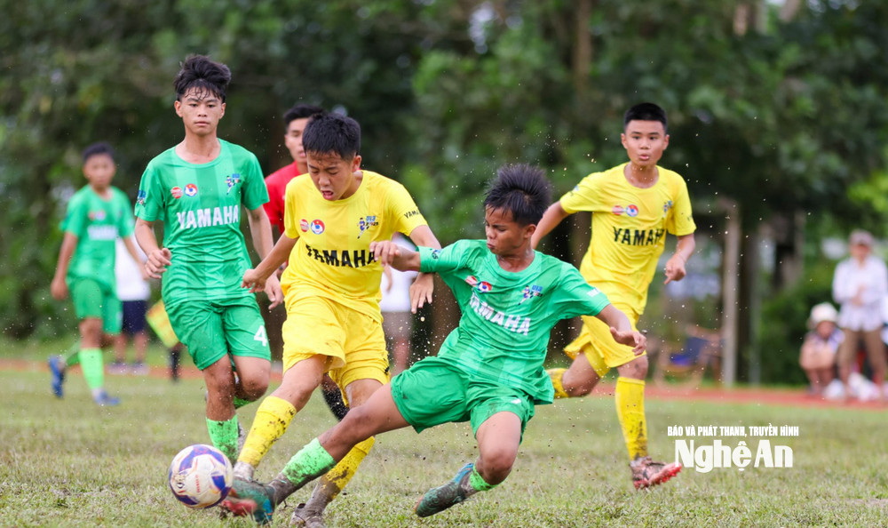 Cầu thủ U15 Sông Lam Nghệ An II thi đấu tại Giải U13 Quốc gia 2025. Ảnh: Đức Anh
