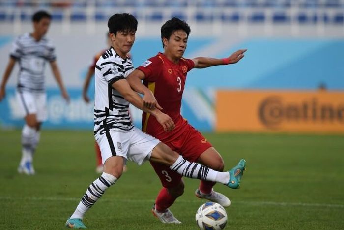 Lương Duy Cương sở trường trung vệ nhưng chơi ở vị trí tiền vệ trong đội hình U23 Việt Nam ở giải U23 châu Á 2022.