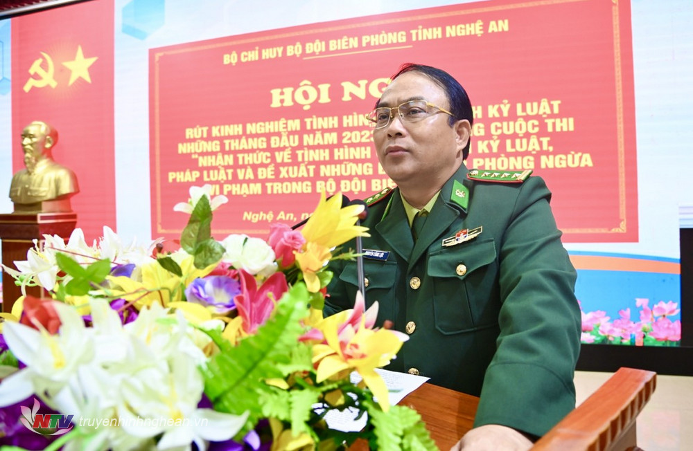 Đại tá Nguyễn Công Lực, Ủy viên Ban chấp hành Đảng bộ tỉnh, Chỉ huy trưởng BĐBP Nghệ An chủ trì hội nghị.