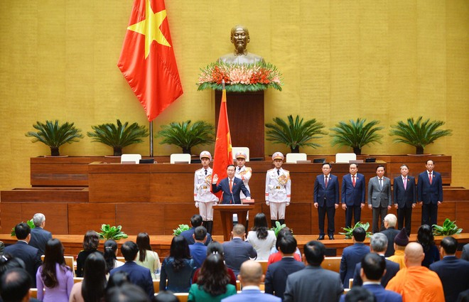 Chủ tịch nước Võ Văn Thưởng thực hiện nghi thức tuyên thệ