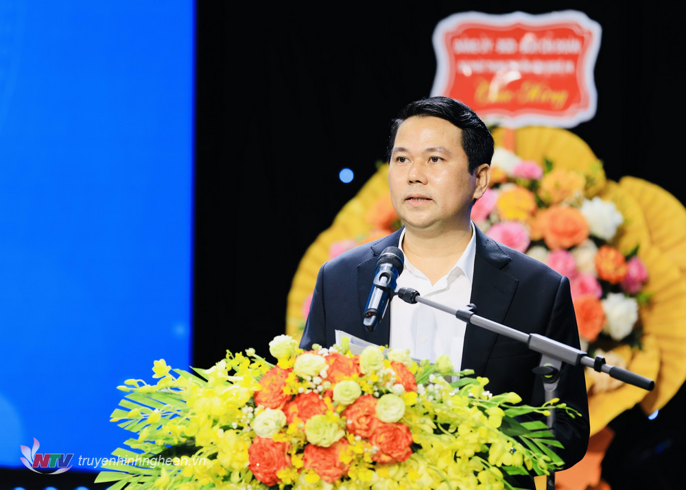 Đồng chí Phan Văn Thắng, Phó Giám đốc Đài PT-TH Nghệ An, Chủ tịch Công đoàn phát biểu khai mạc Đại hội.