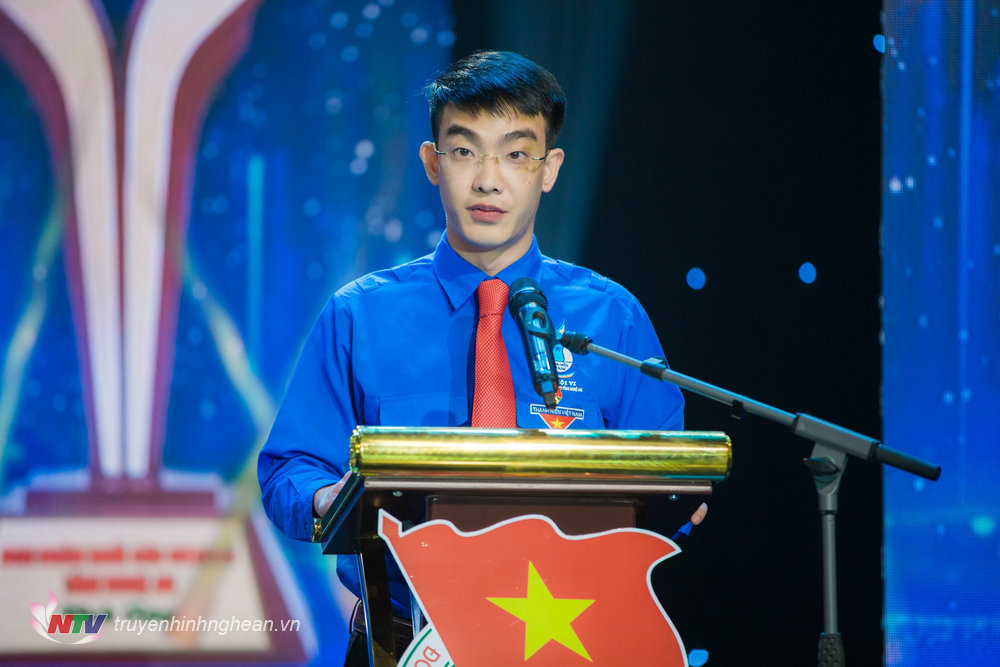 Đồng chí Nguyễn Công Minh - Bí thư Đoàn Khối Các cơ quan tỉnh Nghệ An phát biểu tại buổi lễ.