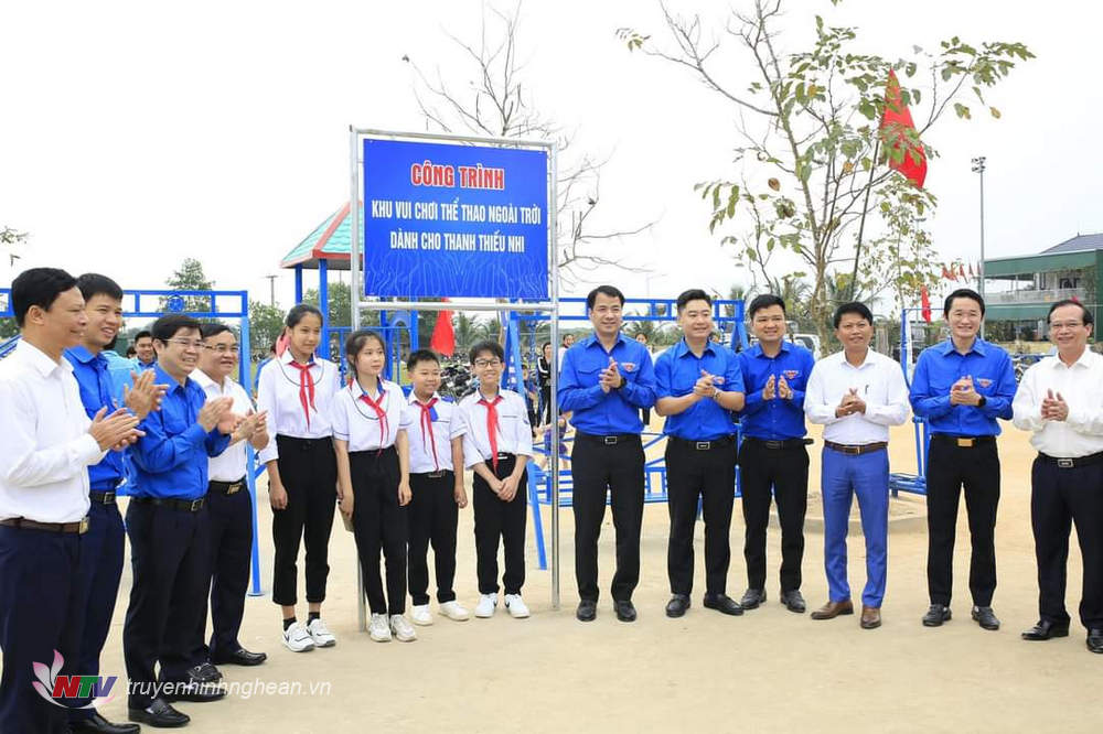 Ban Bí thư Trung ương Đoàn hỗ trợ cho Tỉnh đoàn Nghệ An 01 sân chơi cộng đồng trị giá 150 triệu đồng. 