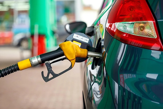 Doanh nghiệp dự báo giá xăng dầu trong nước có thể giảm nhẹ trong kỳ điều hành chiều nay 1/3.