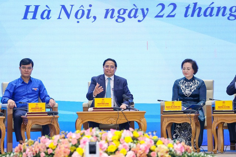 Thủ tướng Phạm Minh Chính chia sẻ với thanh niên tại buổi đối thoại - Ảnh: VGP
