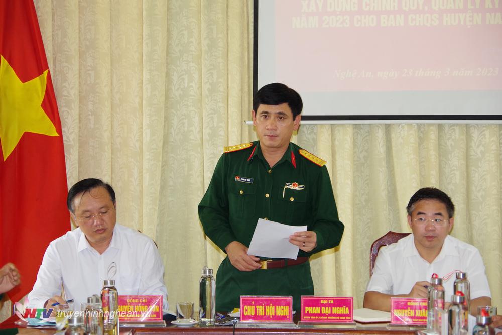 Đại tá Phan Đại Nghĩa - Ủy viên Ban Thường vụ Tỉnh ủy, Chỉ huy trưởng Bộ Chỉ huy Quân sự tỉnh giao nhiệm vụ xây dựng đơn vị điểm cho Ban CHQS huyện Nam Đàn.