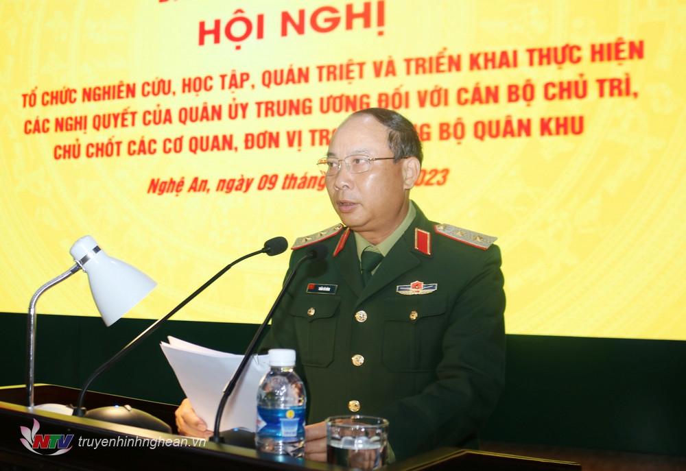 rung tướng Trung tướng Trần Võ Dũng, Bí thư Đảng ủy, Chính ủy Quân khu phát biểu khai mạc, chỉ đạo hội nghị.