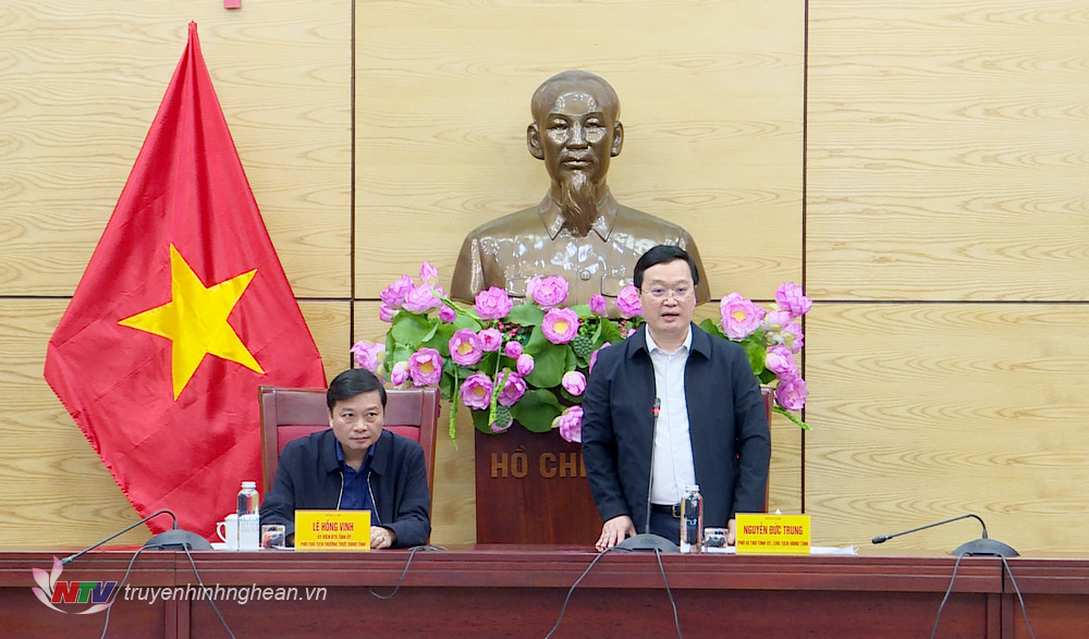 Đồng chí Nguyễn Đức Trung - Phó Bí thư Tỉnh uỷ, Chủ tịch UBND tỉnh phát biểu kết luận cuộc họp.