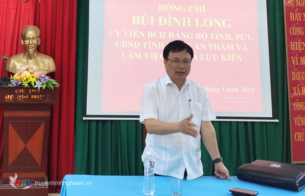 Phó Chủ tịch UBND tỉnh Bùi Đình Long phát biểu chỉ đạo tại cuộc làm việc.