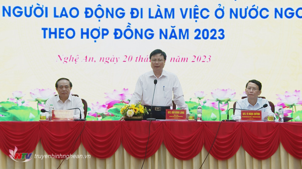 Phó Chủ tịch UBND tỉnh Bùi Đình Long phát biểu tại hội nghi.