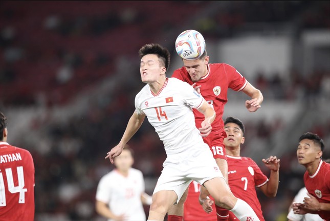 Đội tuyển Việt Nam tiếp tục chơi thiếu nét khi tái đấu Indonesia.  