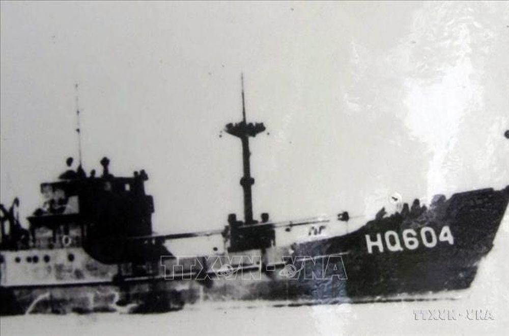 Tàu HQ-604 rời đất liền ra Trường Sa làm nhiệm vụ, chỉ 3 ngày trước cuộc chiến đấu bảo vệ chủ quyền và bị tàu địch bắn chìm tại Gạc Ma, ngày 14/3/1988. Ảnh: Tư liệu