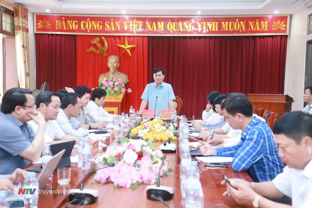 Bí thư Tỉnh ủy Thái Thanh Quý chủ trì cuộc làm việc với lãnh đạo các địa phương có dự án đi qua, cùng lãnh đạo một số Sở liên quan và Tổng Công ty Truyền tải điện Quốc gia. 