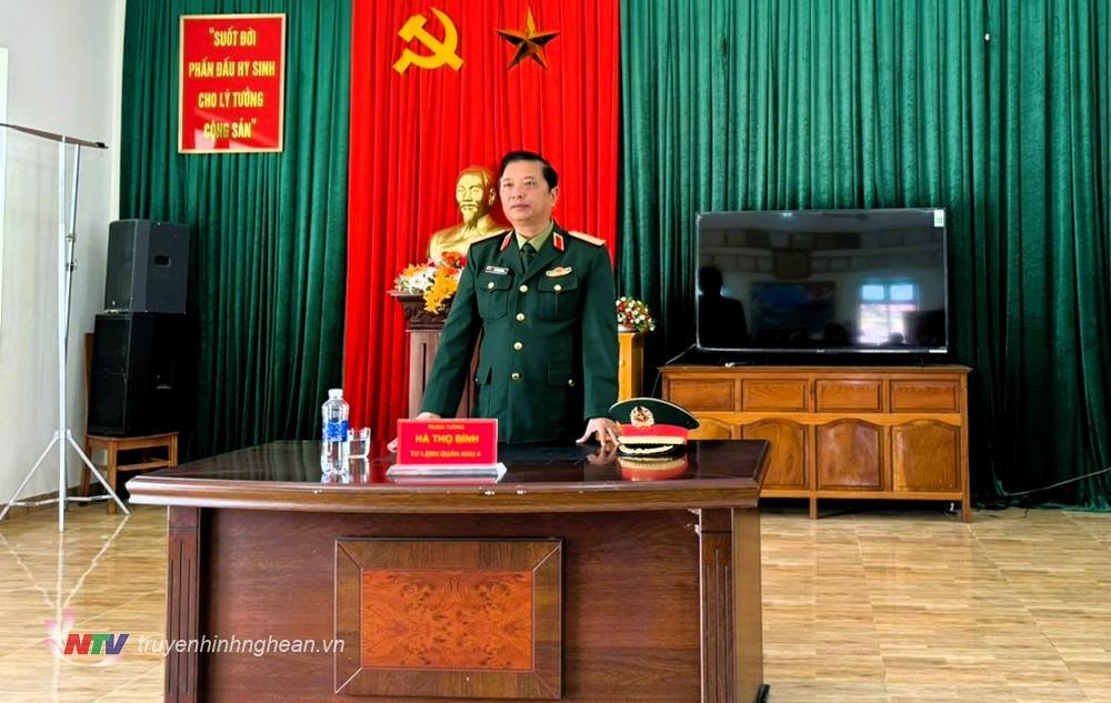 Trung tướng Hà Thọ Bình, Tư lệnh Quân khu 4 phát biểu tại buổi làm việc tại Đồn Biên phòng Tri Lễ, Bộ đội Biên phòng Nghệ An