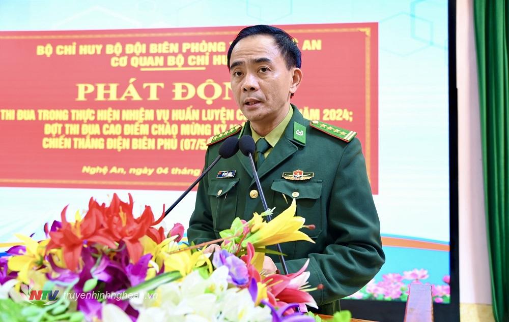 Đại tá Hồ Quyết Thắng, Phó Chỉ huy trưởng, Tham mưu trưởng Bộ đội Biên phòng tỉnh Nghệ An phát động thi đua. 