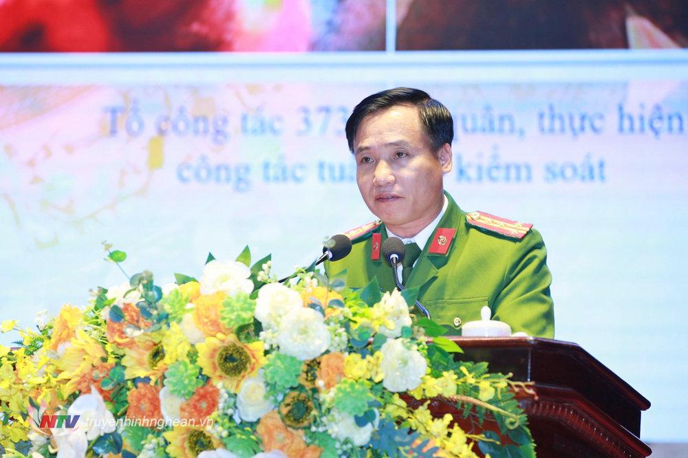 Đại tá Nguyễn Duy Thanh - Phó Giám đốc Công an tỉnh báo cáo kết quả thực hiện đợt cao điểm tấn công, trấn áp tội phạm đảm bảo an ninh, trật tự dịp trước, trong và sau Tết Nguyên đán.