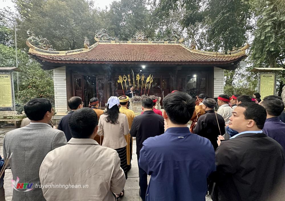 Lễ cúng Nàng Phốm Hóm tại Đền Choọng (xã Châu Lý, huyện Quỳ Hợp)