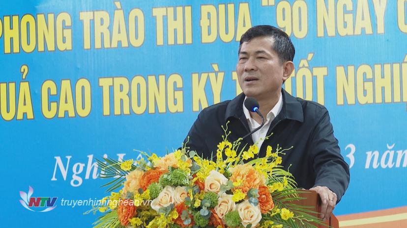 Giám đốc Sở Giáo dục và Đào tạo Thái Văn Thành phát biểu tại lễ phát động. 