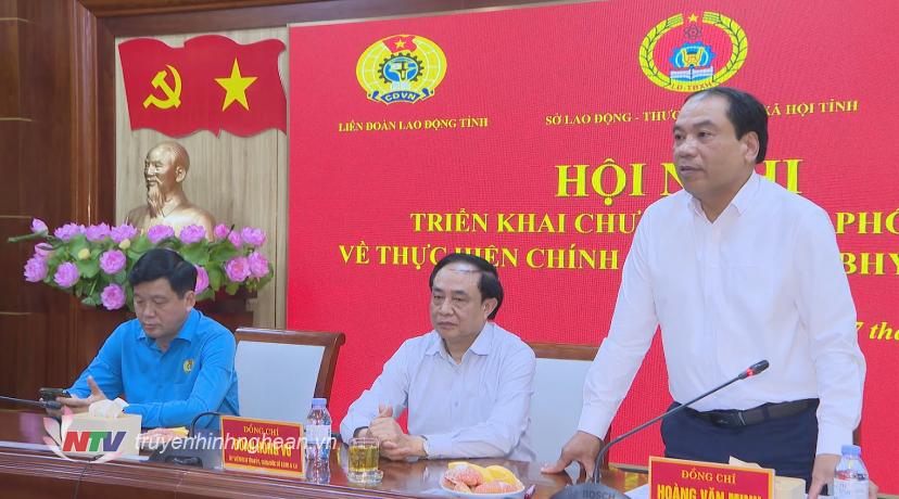 Giám đốc Bảo hiểm xã hội tỉnh Hoàng Văn Minh phát biểu tại hội nghị