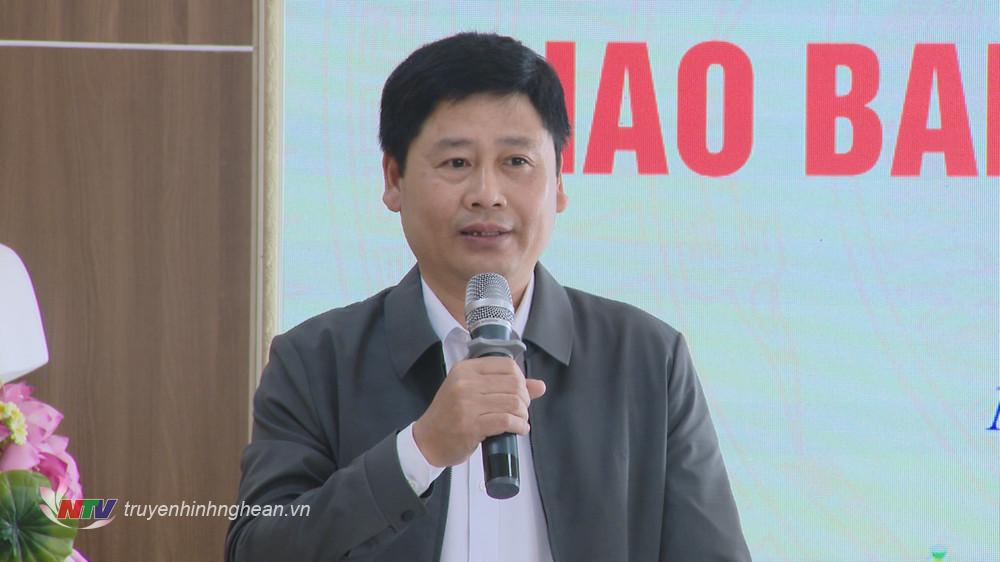 
Chủ tịch Hội nhà báo tỉnh, Giám đốc Đài PT-TH Nghệ An Trần Minh Ngọc phát biểu tại hội nghị.