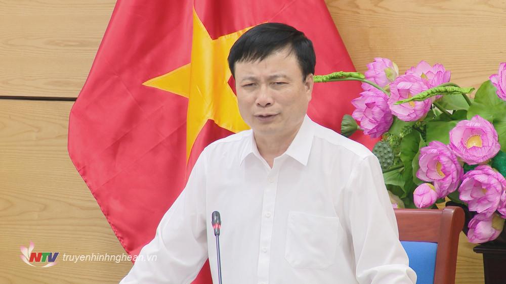 Phó Chủ tịch UBND tỉnh Bùi Đình Long phát biểu chị đạo hội nghị.