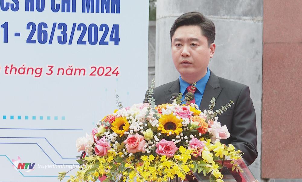 Bí thư Tỉnh đoàn Lê Văn Lương phát biểu tại chương trình.