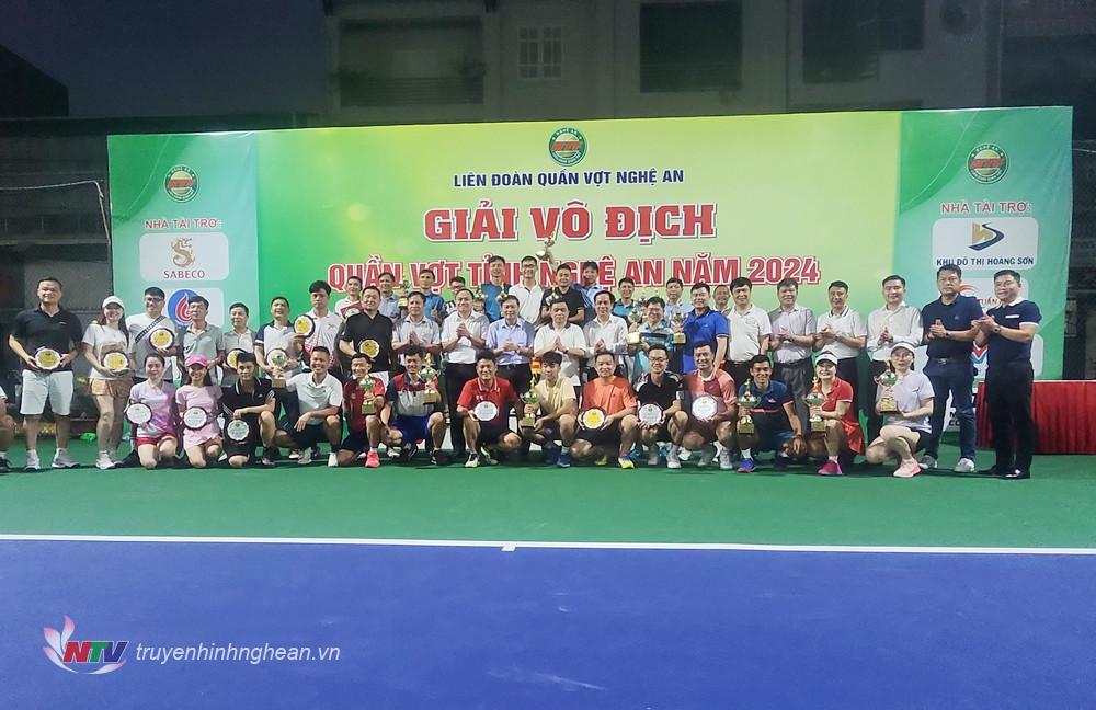 Giải Quần vợt tỉnh Nghệ An năm 2024 đã thành công tốt đẹp.