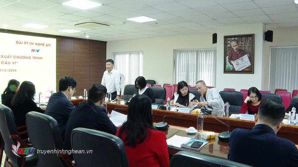 Ông Trần Minh Ngọc - Giám đốc Đài PT-TH Nghệ An, Chủ tịch Hội nhà báo tỉnh phát biểu tại cuộc họp.