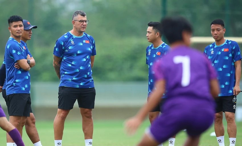 HLV Cristiano Roland quyết tâm làm nên chuyện ở giải châu Á. 