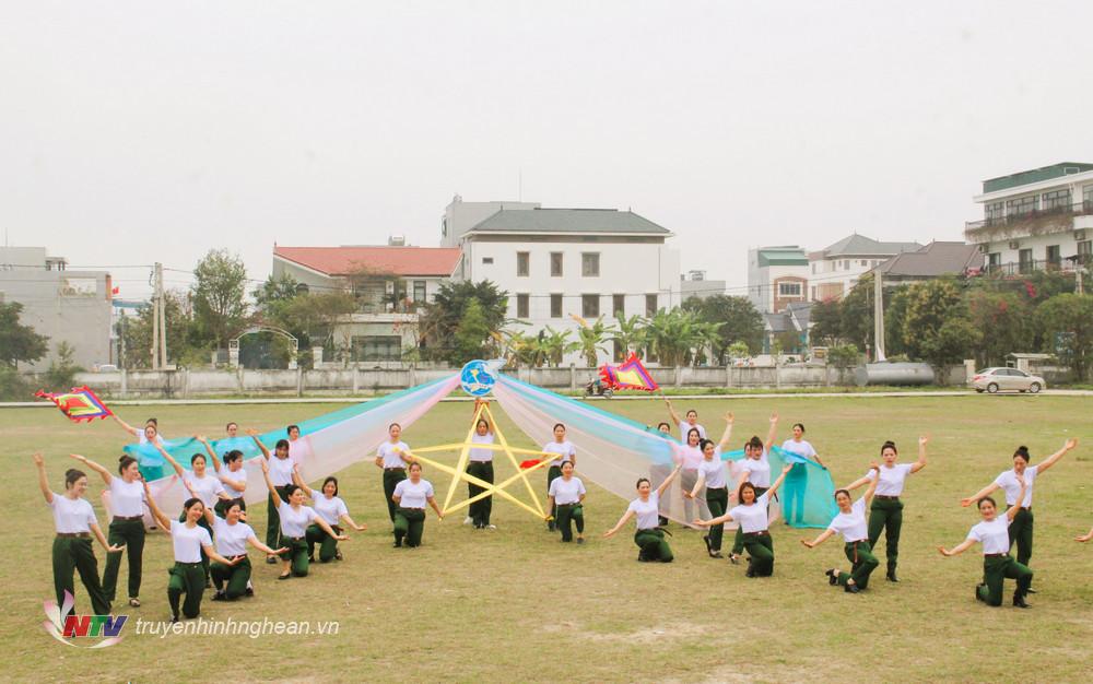 Các tiết mục tham gia hội thi dân vũ tại cụm Nam Nông Giang