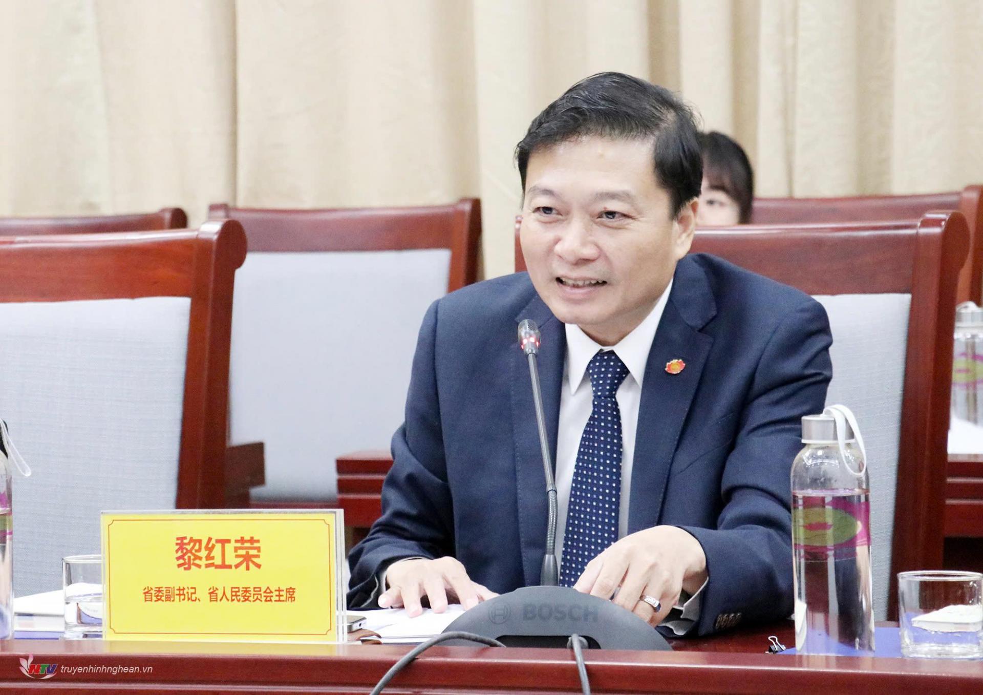 Chủ tịch UBND tỉnh Lê Hồng Vinh phát biểu tại buổi làm việc.