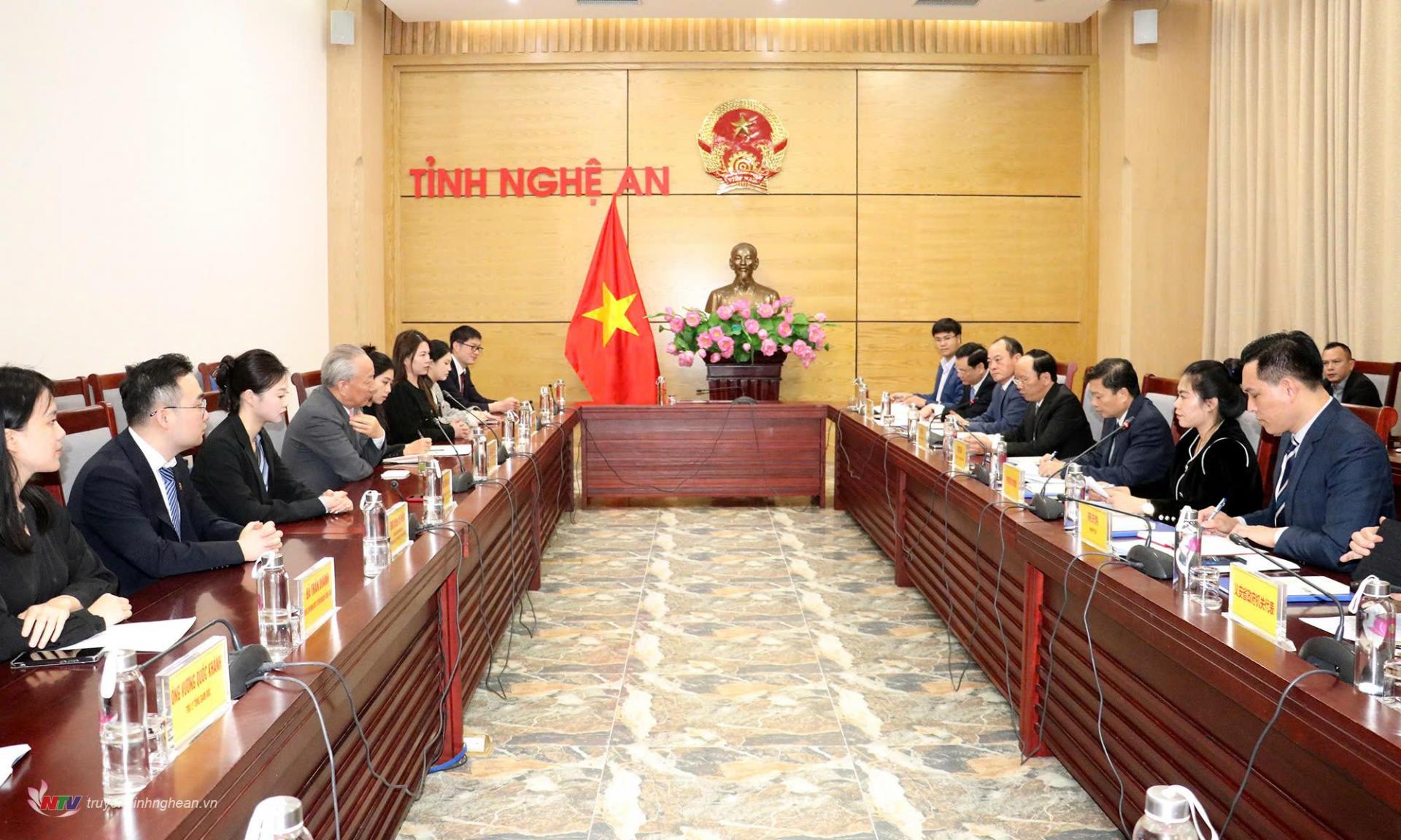 Toàn cảnh buổi làm việc.