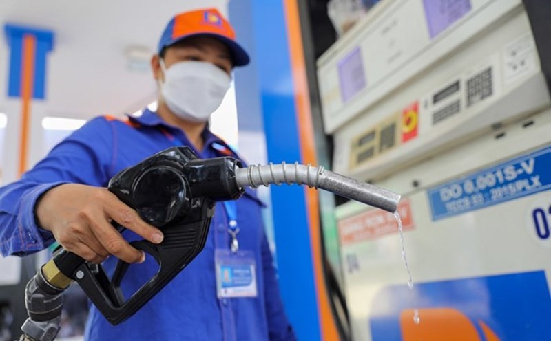 Bảo đảm cung ứng xăng dầu, điều hành giá bảo đảm bình ổn thị trường.