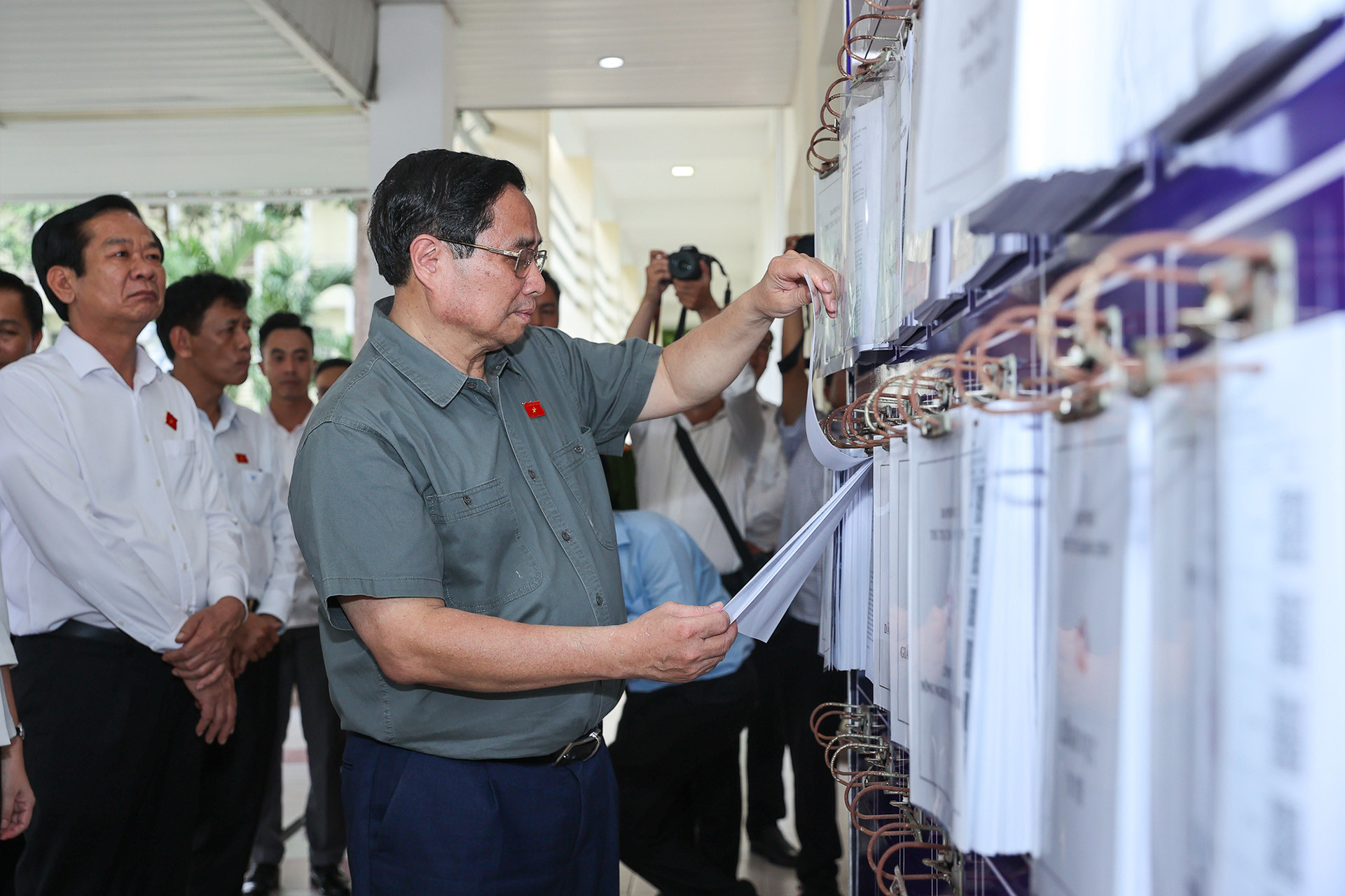 Thủ tướng kiểm tra việc vận hành chính quyền 2 cấp tại phường Ninh Kiều (Cần Thơ) năm 2025. Ảnh: Nhật Bắc