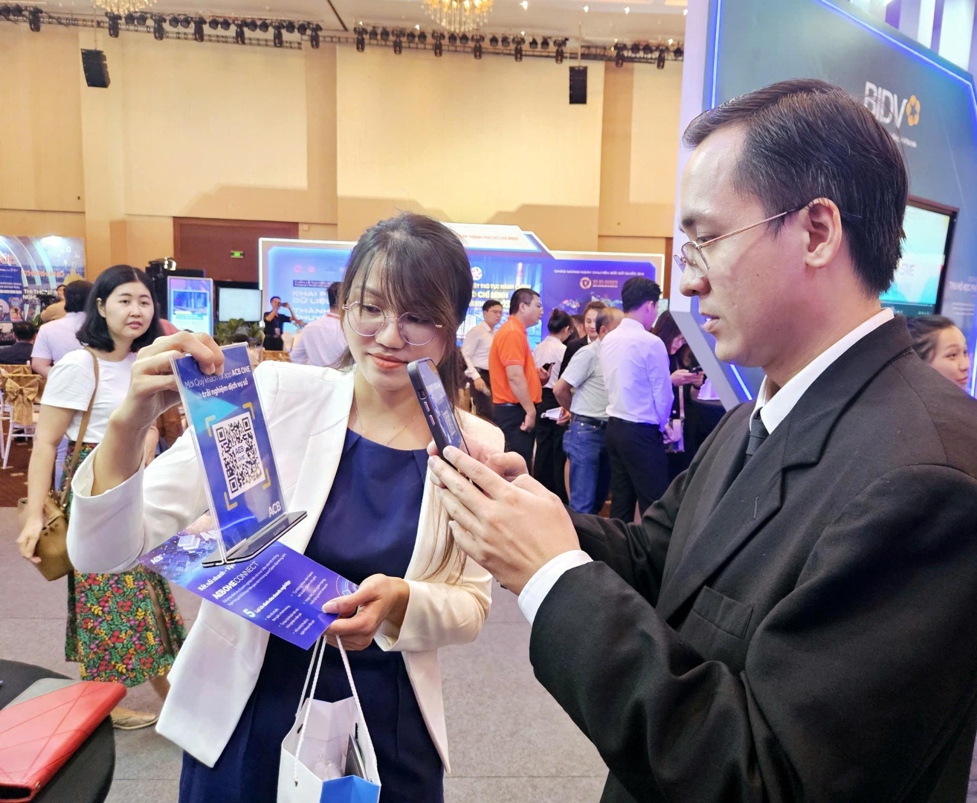 Từ ngày 1-4, người dân bắt buộc dùng tên thật tài khoản ngân hàngẢnh: Lam Giang