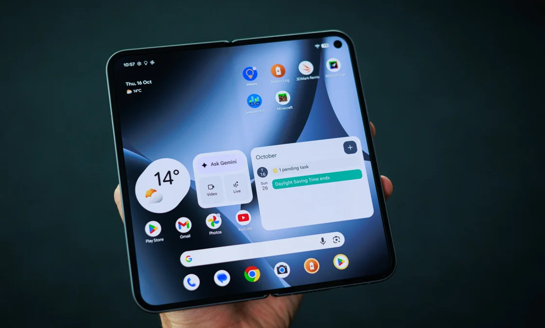 Google Pixel 10 Pro Fold có pin dung lượng lớn hơn Galaxy Z Wide Fold. Ảnh: PhoneArena
