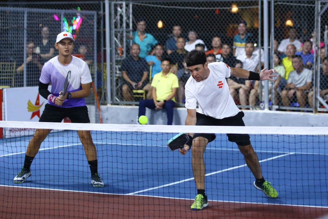 Pickleball ở Việt Nam là một điển hình cho con đường để một môn thể thao có thể đi từ sân khu dân cư đến hệ thống chuyên nghiệp. Ảnh: Hoàng Linh
