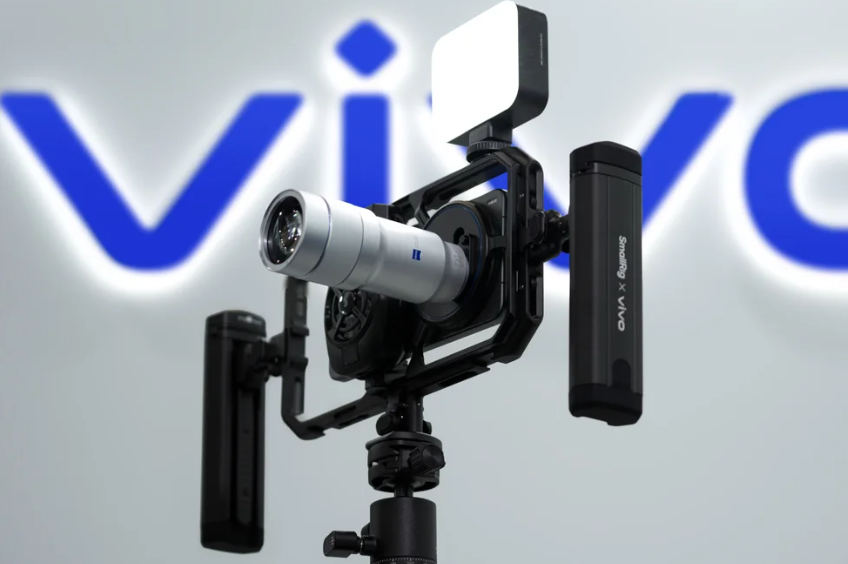 Vivo X300 Ultra cùng bộ công cụ hỗ trợ. Ảnh: Vivo 