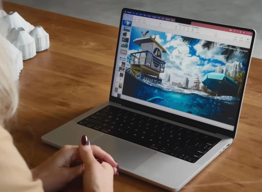 MacBook của Apple luôn hút khách với thiết kế bắt mắt. Ảnh: Apple