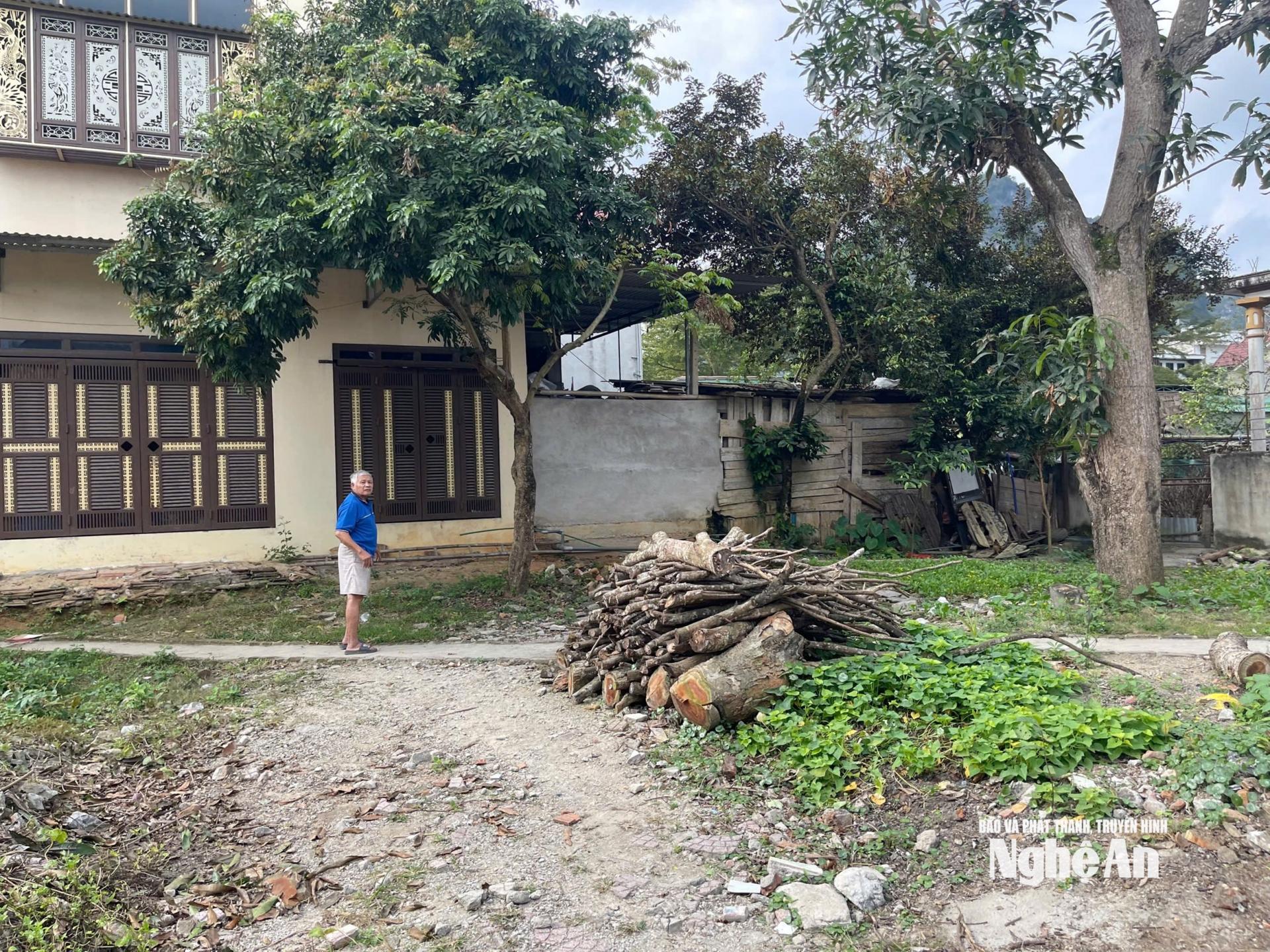 Sau 15 năm, dự án này vẫn còn dang dở khiến cho người dân bức xúc và nhiều lần kiến nghị đến cơ quan chức năng. Ảnh: Tiến Đông